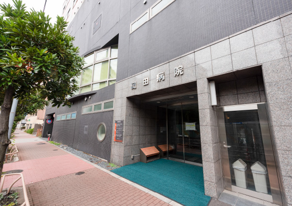岡田病院(徒歩5分・約390m)