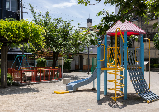子鳩児童遊園(徒歩6分・約480m)