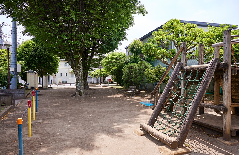 
砧公園 徒歩3分(約230m)
