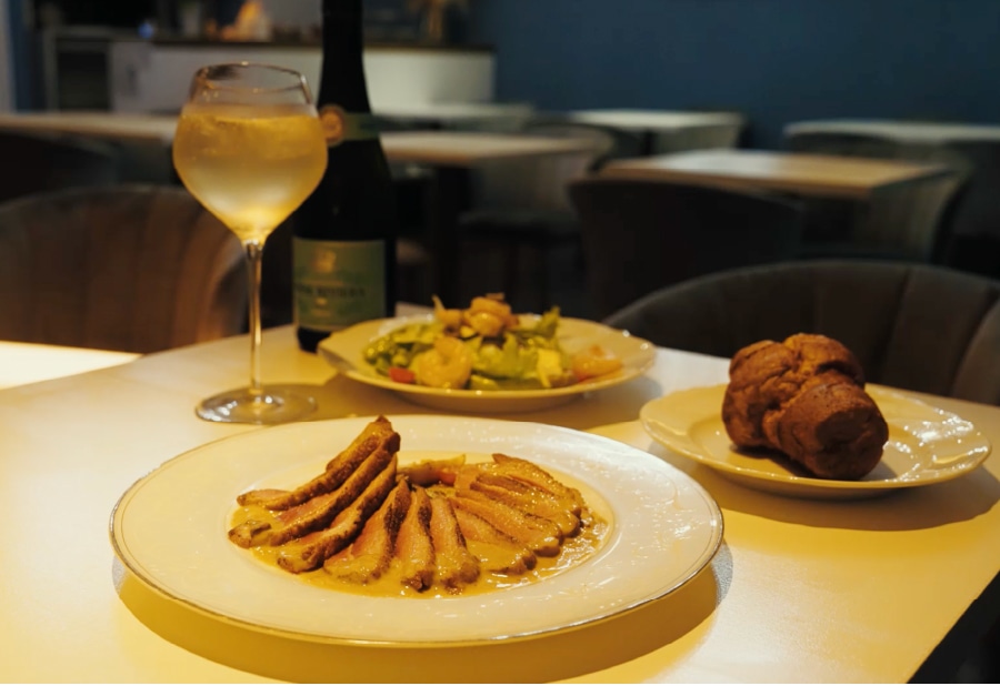 CHARME café restaurant 横浜店（徒歩12分／約960m）